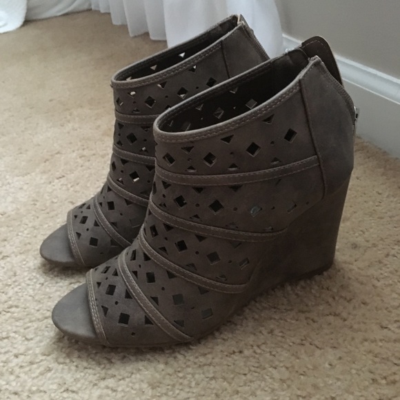 Dollhouse Shoes - Greige Dollhouse Peeptoe Wedges 7 1/2